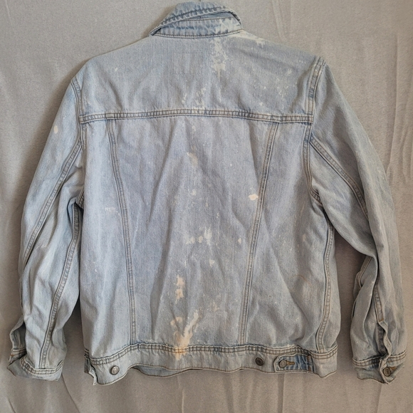 Old Navy Womens Distressed Denim Jacket Size XL - Picture 3 of 7
